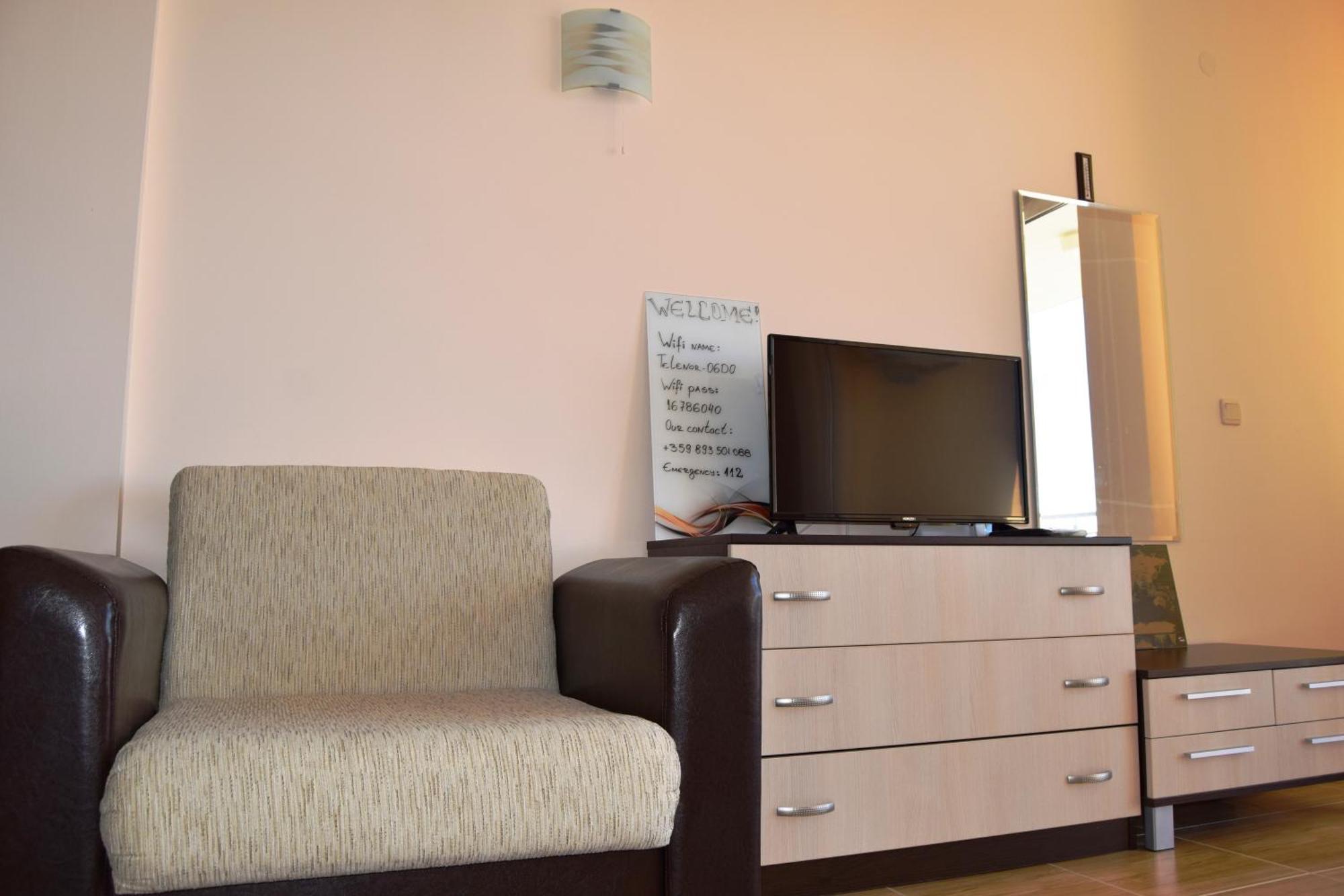 Bright Studio With Parking & Pool Свети Влас Екстериор снимка