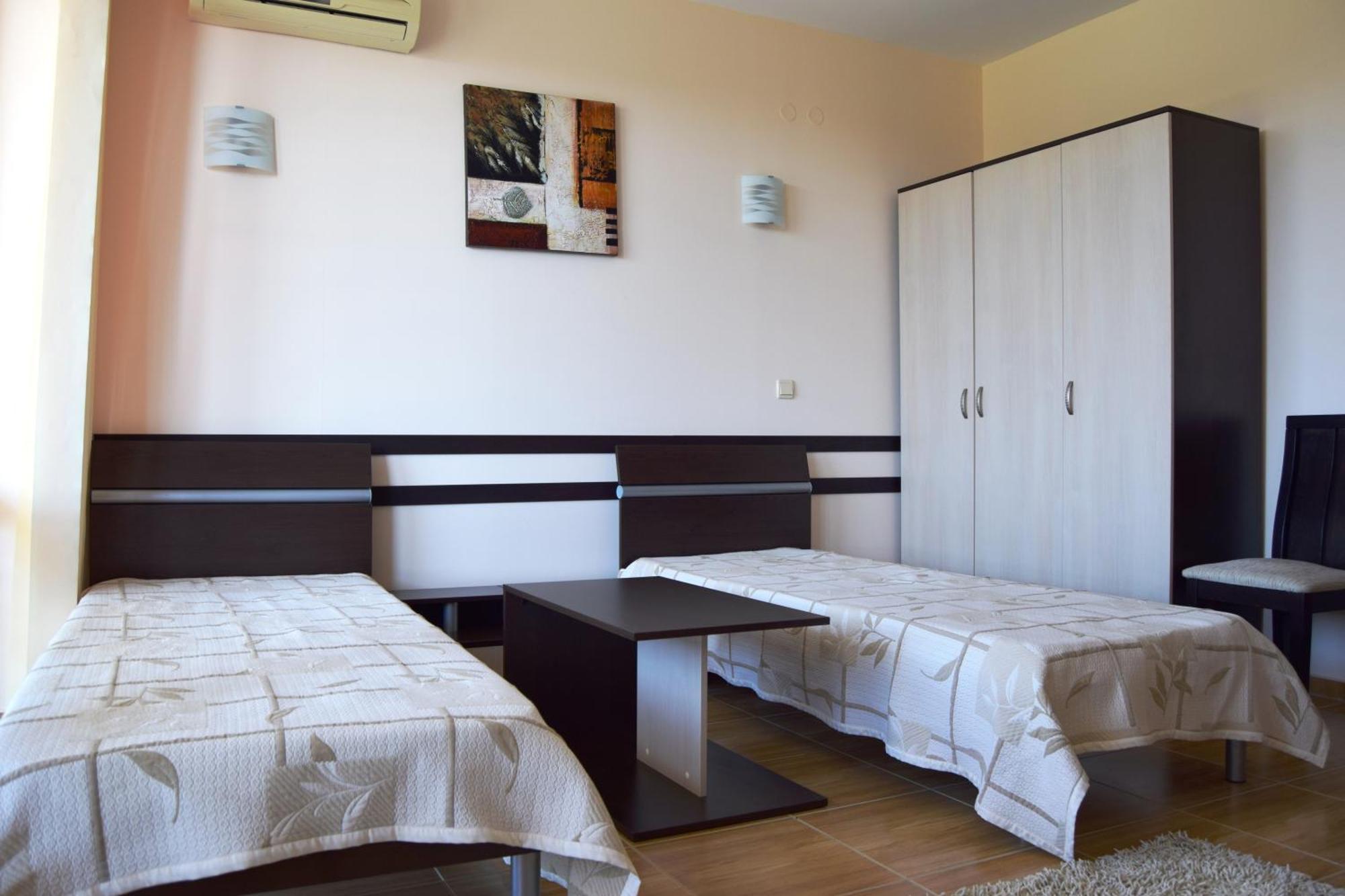 Bright Studio With Parking & Pool Свети Влас Екстериор снимка