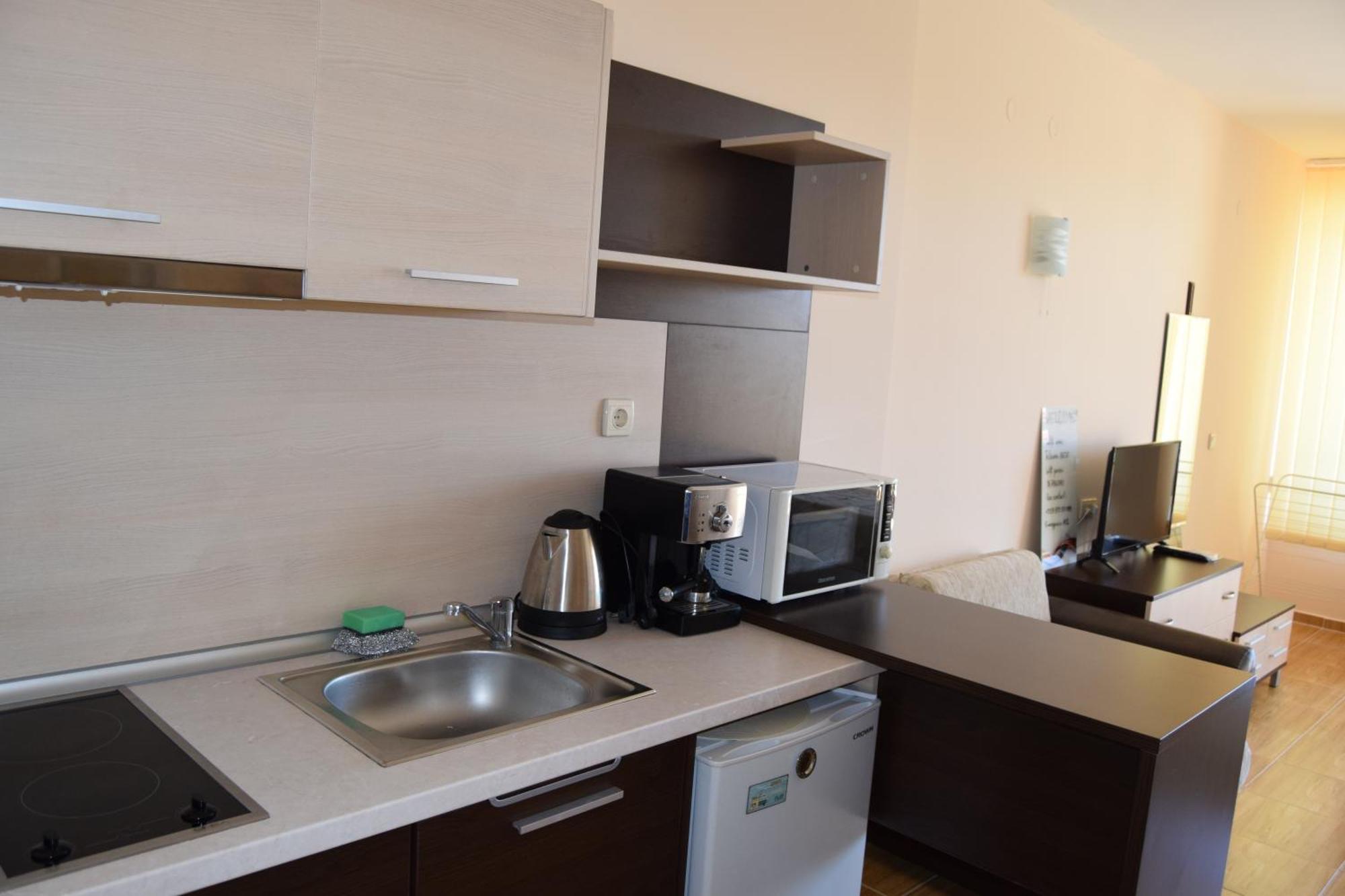 Bright Studio With Parking & Pool Свети Влас Екстериор снимка
